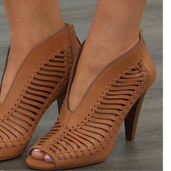 ugg and ugg australia difference